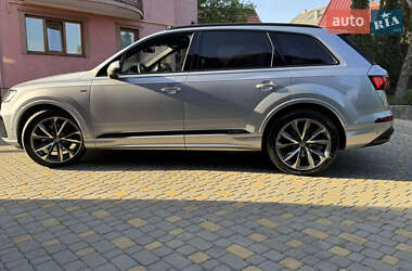 Внедорожник / Кроссовер Audi Q7 2020 в 
