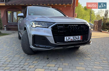 Внедорожник / Кроссовер Audi Q7 2020 в 