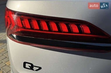 Внедорожник / Кроссовер Audi Q7 2020 в 