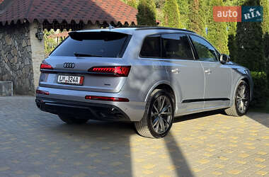 Внедорожник / Кроссовер Audi Q7 2020 в 