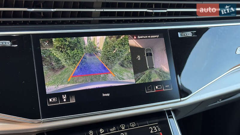 Позашляховик / Кросовер Audi Q7 2020 в Сваляві