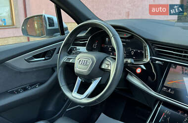 Внедорожник / Кроссовер Audi Q7 2020 в 