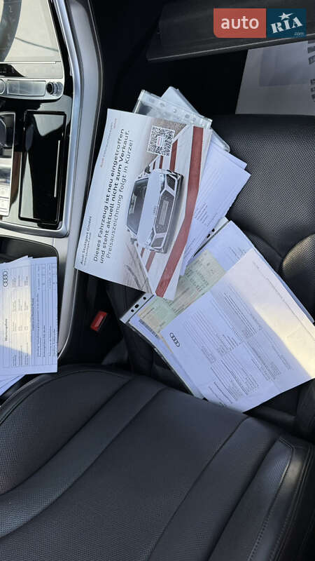 Позашляховик / Кросовер Audi Q7 2020 в Сваляві