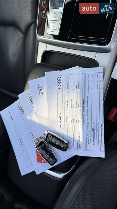 Позашляховик / Кросовер Audi Q7 2020 в Сваляві