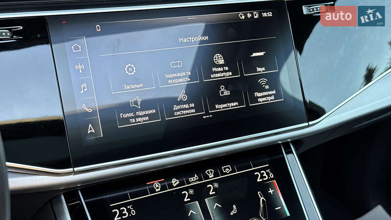 Позашляховик / Кросовер Audi Q7 2020 в Сваляві