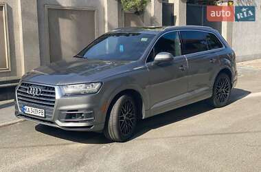 Позашляховик / Кросовер Audi Q7 2017 в 