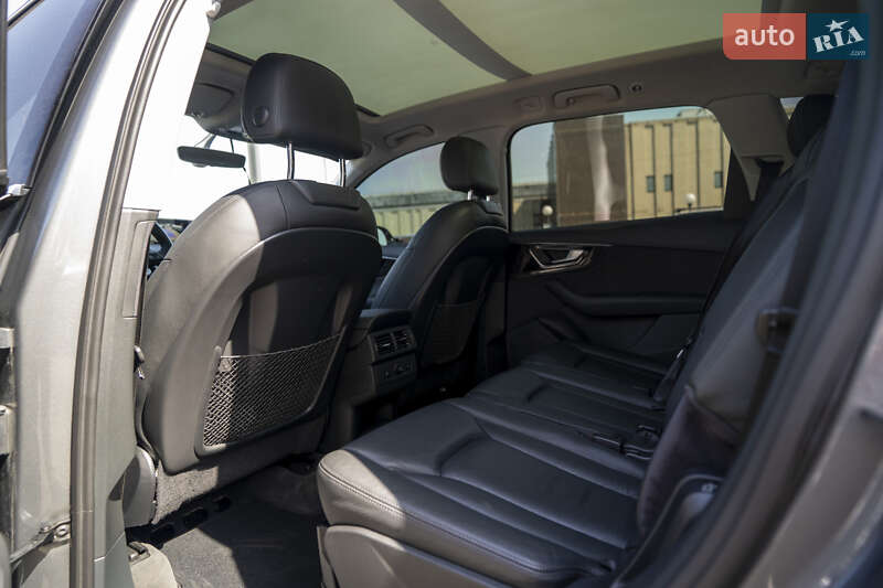 Внедорожник / Кроссовер Audi Q7 2016 в Киеве