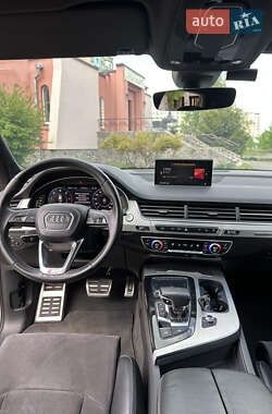 Позашляховик / Кросовер Audi Q7 2017 в 