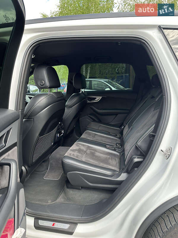 Внедорожник / Кроссовер Audi Q7 2017 в Полтаве