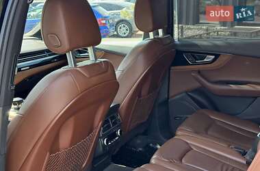Внедорожник / Кроссовер Audi Q7 2017 в 