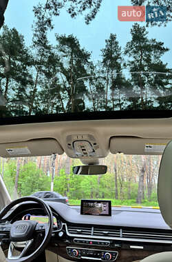 Внедорожник / Кроссовер Audi Q7 2017 в 