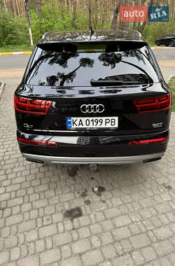 Внедорожник / Кроссовер Audi Q7 2017 в 