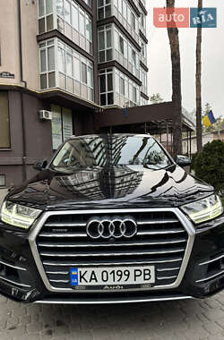 Внедорожник / Кроссовер Audi Q7 2017 в 