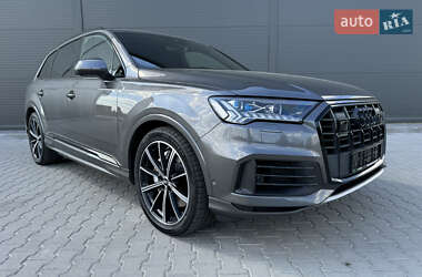 Внедорожник / Кроссовер Audi Q7 2021 в 
