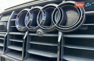 Внедорожник / Кроссовер Audi Q7 2021 в 