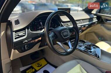 Внедорожник / Кроссовер Audi Q7 2016 в 