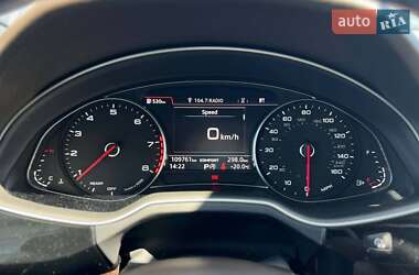Внедорожник / Кроссовер Audi Q7 2016 в 