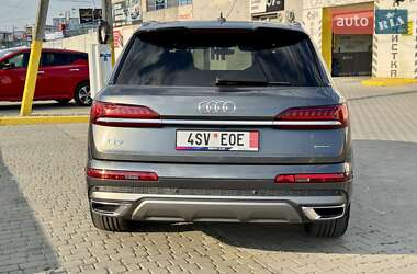 Внедорожник / Кроссовер Audi Q7 2020 в 