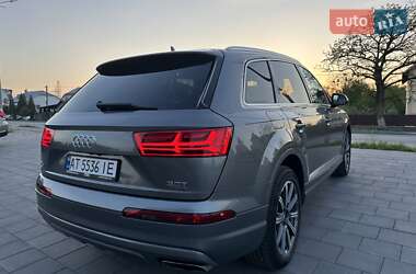 Внедорожник / Кроссовер Audi Q7 2016 в 