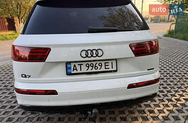 Внедорожник / Кроссовер Audi Q7 2017 в 