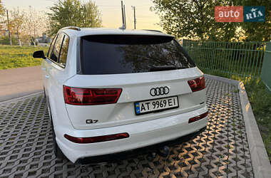 Внедорожник / Кроссовер Audi Q7 2017 в 
