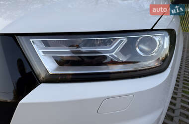 Внедорожник / Кроссовер Audi Q7 2017 в 