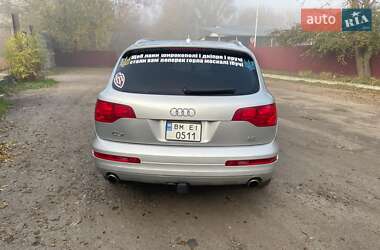 Позашляховик / Кросовер Audi Q7 2007 в 