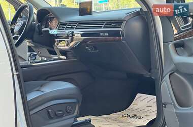 Внедорожник / Кроссовер Audi Q7 2016 в 