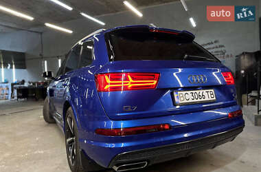 Внедорожник / Кроссовер Audi Q7 2017 в 