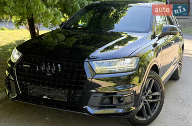 Позашляховик / Кросовер Audi Q7 2017 в Рівному