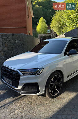 Внедорожник / Кроссовер Audi Q7 2020 в 