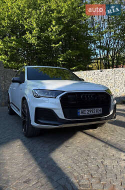 Позашляховик / Кросовер Audi Q7 2020 в Ужгороді