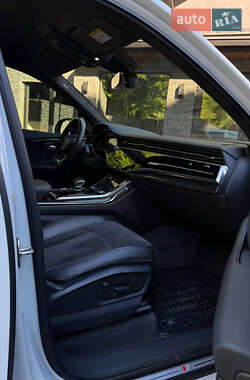 Внедорожник / Кроссовер Audi Q7 2020 в 
