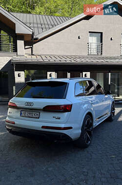 Внедорожник / Кроссовер Audi Q7 2020 в 