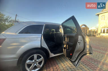 Позашляховик / Кросовер Audi Q7 2011 в 