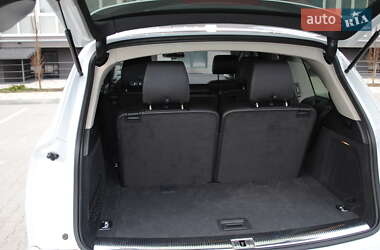 Позашляховик / Кросовер Audi Q7 2015 в 