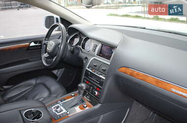 Позашляховик / Кросовер Audi Q7 2015 в 