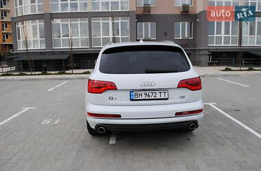 Позашляховик / Кросовер Audi Q7 2015 в 