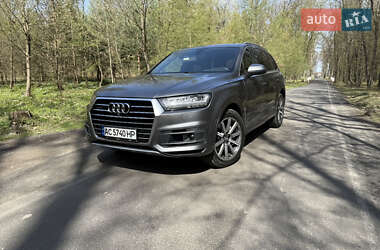 Позашляховик / Кросовер Audi Q7 2017 в 