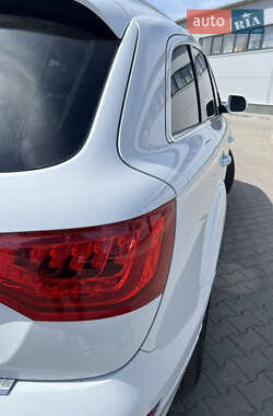 Внедорожник / Кроссовер Audi Q7 2013 в 