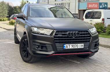 Позашляховик / Кросовер Audi Q7 2016 в 