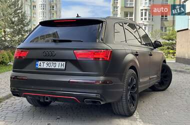 Позашляховик / Кросовер Audi Q7 2016 в 