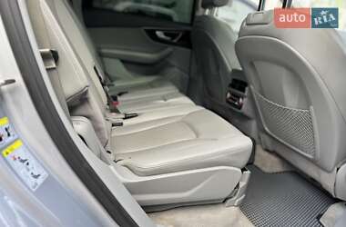 Позашляховик / Кросовер Audi Q7 2016 в 