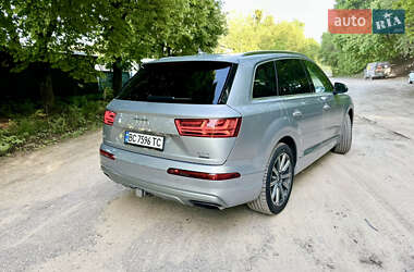 Внедорожник / Кроссовер Audi Q7 2016 в 