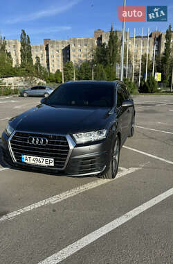 Внедорожник / Кроссовер Audi Q7 2016 в 