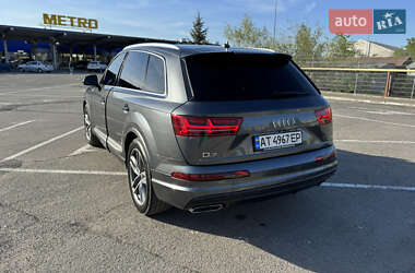 Внедорожник / Кроссовер Audi Q7 2016 в 