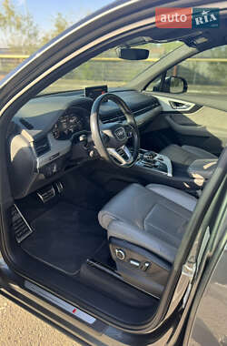 Внедорожник / Кроссовер Audi Q7 2016 в 