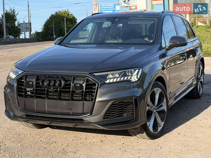 Внедорожник / Кроссовер Audi Q7 2020 в Ровно