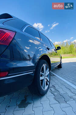 Внедорожник / Кроссовер Audi Q7 2012 в 