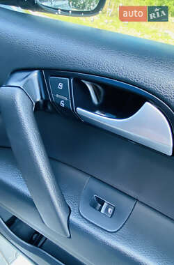 Внедорожник / Кроссовер Audi Q7 2012 в 